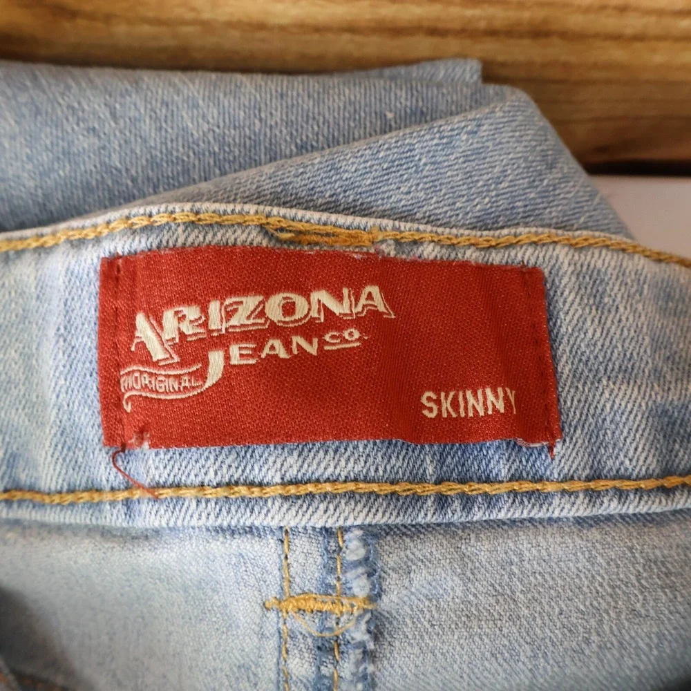 Arizona Skinny Jeans Girls Size 14 Blue‎ Cotton Blend Light Wash Mid Rise